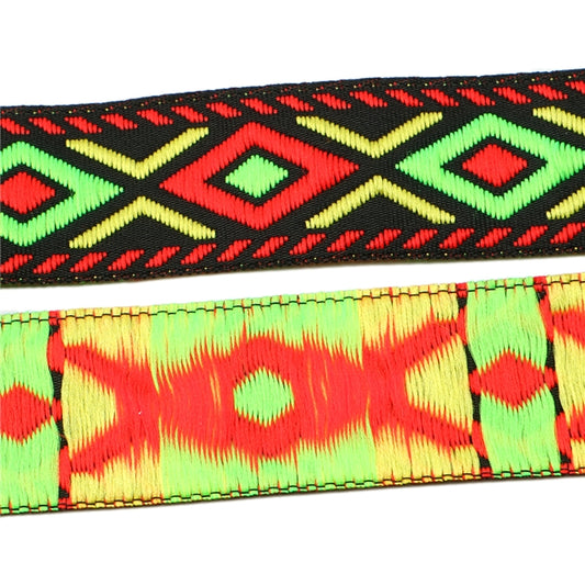 Geometrisches Ethno-Webband für farbenfrohe Akzente 🧵✨