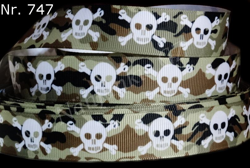 Camouflage-Band mit Piratenschädeln – 22mm | Grünes Tarnmuster