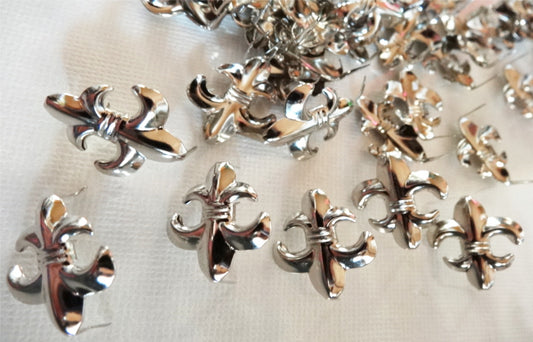 Claw rivet lily in silver & antique style