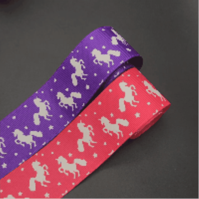 „Unicorn Galaxy Glow – Magisches Einhorn-Ripsband mit nachleuchtendem Sternenzauber“ 38 mm