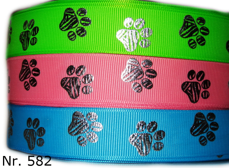 „Shining Paws“ – Glanzvolle Pfoten-Power mit Silberfolie 22mm