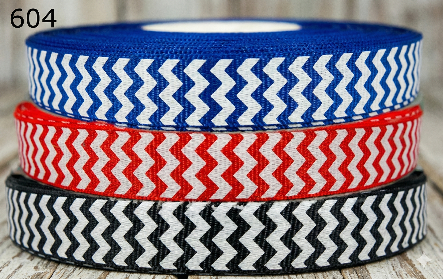 „Zigzag Pulse – Dynamisches Chevron-Ripsband in klassischen Farben“ 16mm