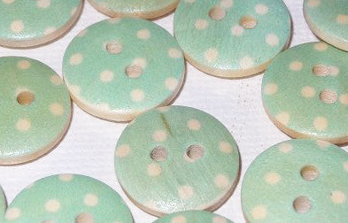 Holzknöpfe mit Punkten in verschiedene Farben