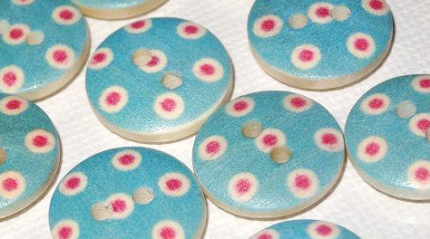 Holzknöpfe mit Punkten in verschiedene Farben