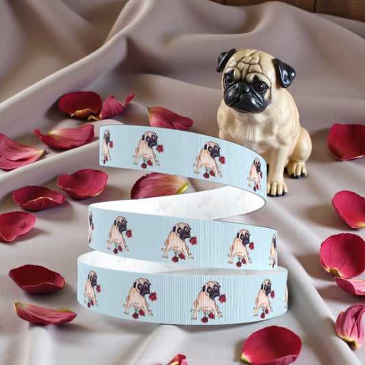 🐾 „Tierische Romantik für Deine Projekte – Verspieltes Mops-Ripsband mit Rose“ 🌹