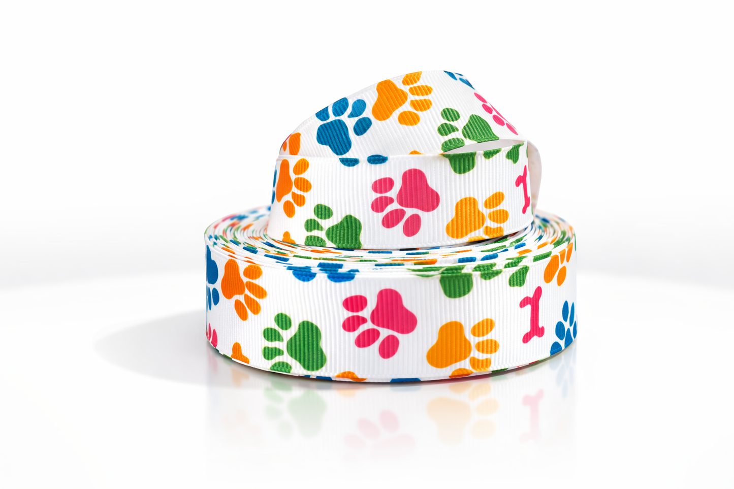 🐾 „Bunte Pfoten-Vielfalt auf Weiß – Verspieltes Ripsband für tierische DIY-Ideen“ ✨