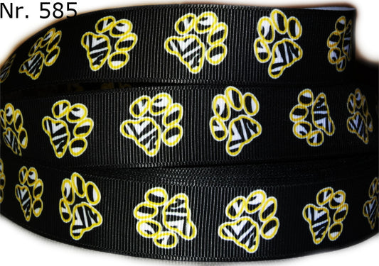 Pfotenabdrücke auf Zebramuster