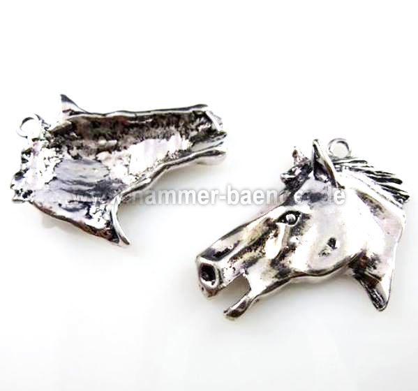 Verschiedene Anhänger Thema Pferd