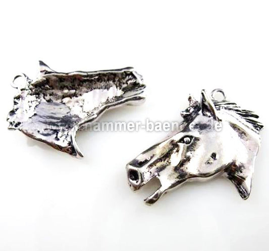Verschiedene Anhänger Thema Pferd