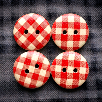 Wooden button, checkered in red &amp; blue