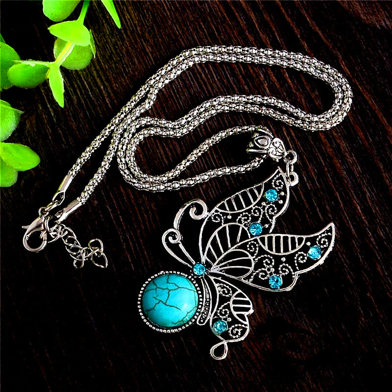 Strassbesetzte Schmetterlingskette | Türkisfarbene Eleganz, Nickelfrei