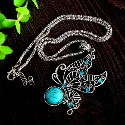 Strassbesetzte Schmetterlingskette | Türkisfarbene Eleganz, Nickelfrei