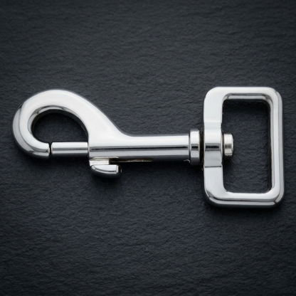 „Sicherheit in 20-40mm Größe – Hochbelastbare Bolzenkarabiner in glänzendem Verchromt“ 🐕 ⚙️ ✨