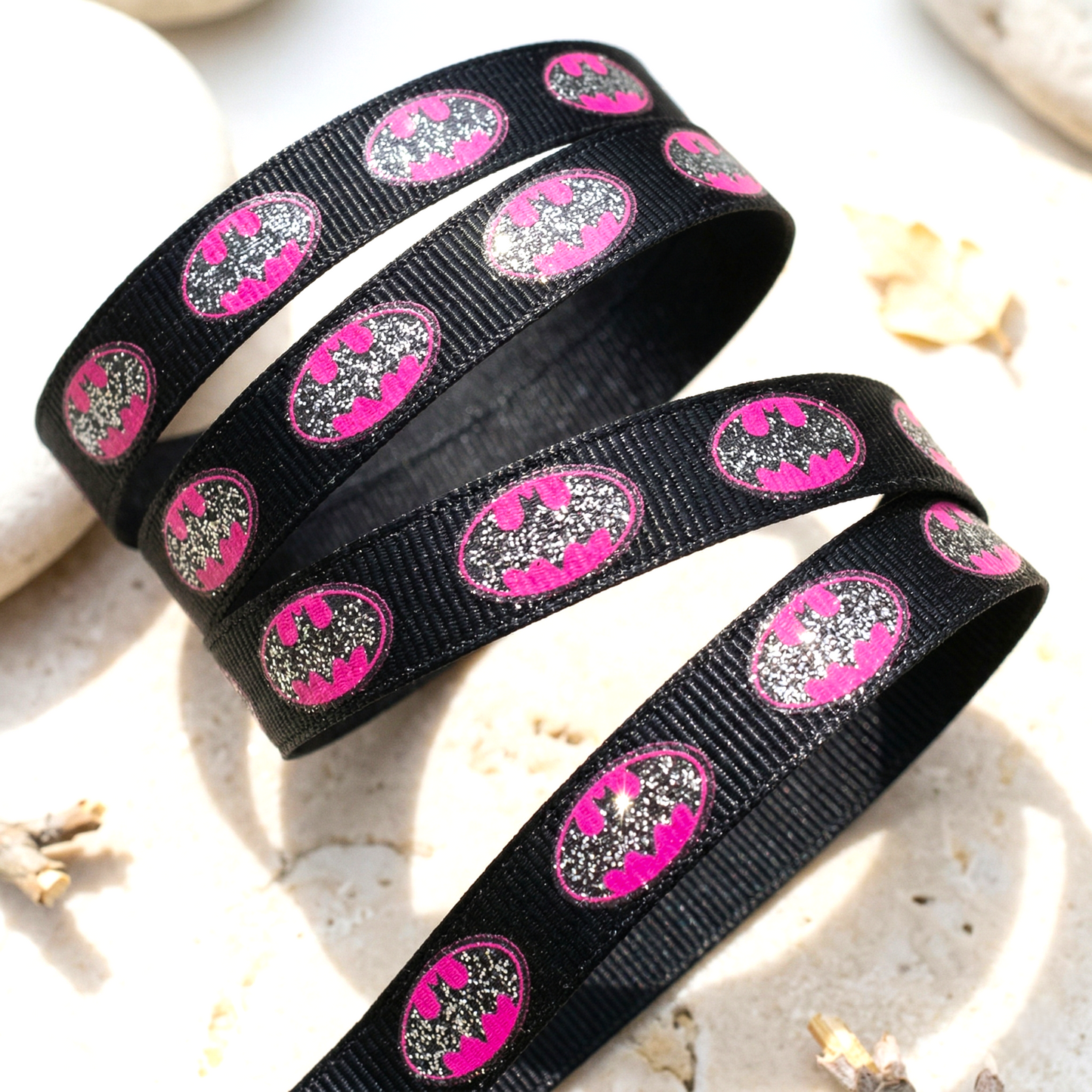 Superhelden-Glitzer Pink Ripsband 9mm