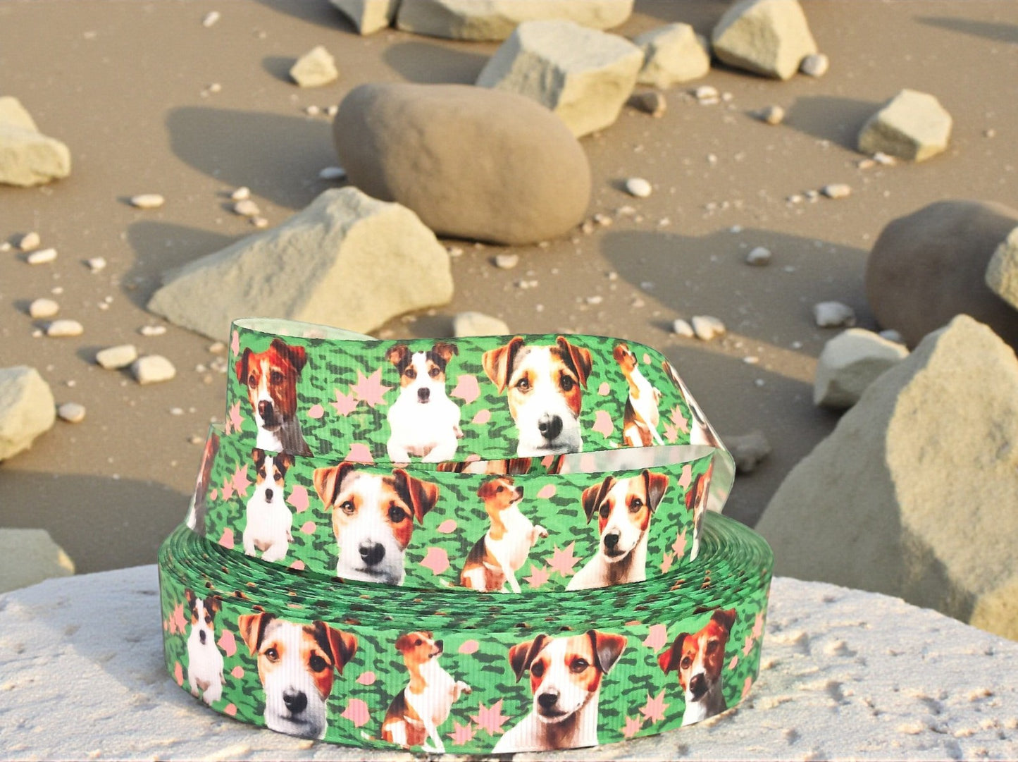Jack Russell Terrier auf Tarnmuster – Exklusives bedrucktes Band 22mm