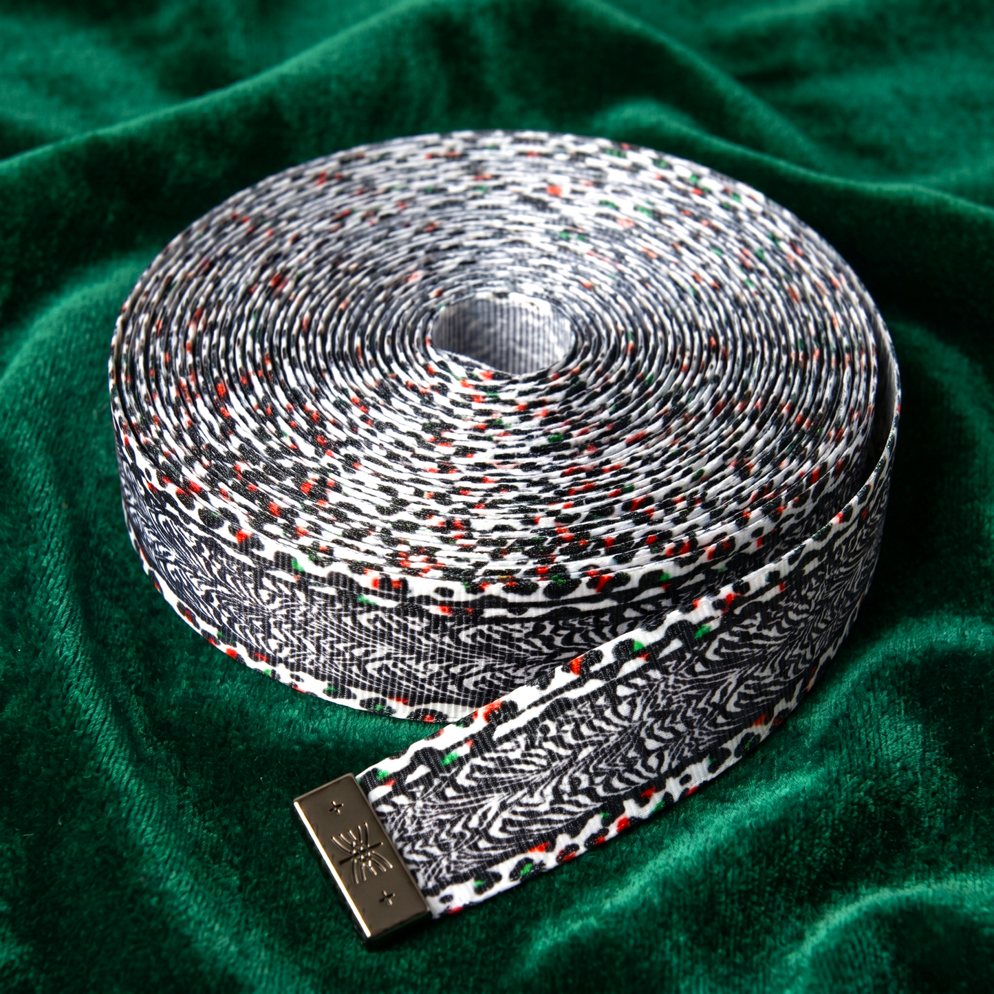 Wild Tribal Wave Ripsband 22mm