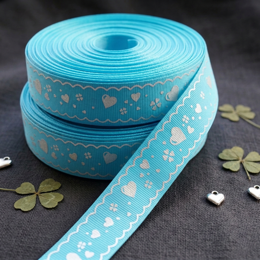„Aqua Sweetheart“ – Romantischer Herz-Klee-Mix 25mm