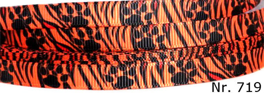 Pfotenabdrücke auf Tigermuster