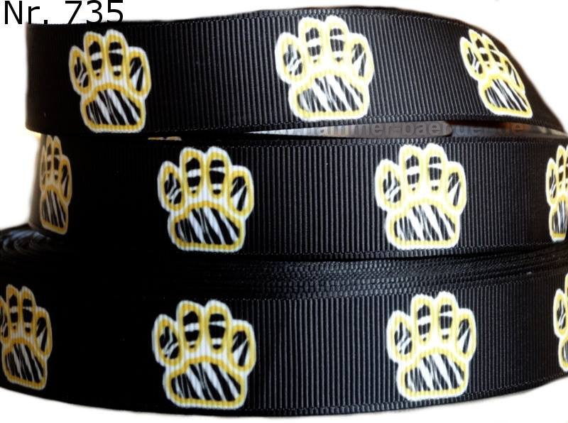 Pfotenabdrücke auf Zebramuster