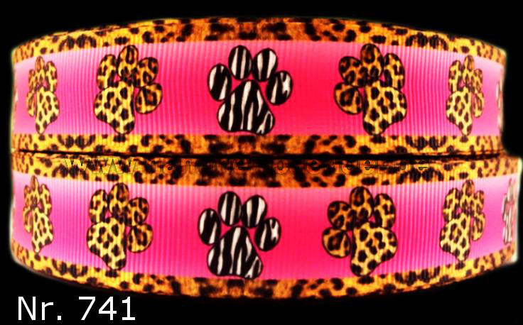 Pfotenabdrücke auf Tiermuster