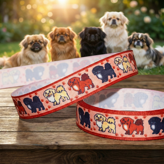 🐾 „Pekinese-Power im Comic-Look – Exklusives Ripsband mit süßen Fellnasen & Pfoten“ ✨