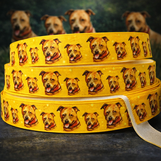 „Pitbull Pride – Sonnig-gelbes Ripsband mit handgezeichneten Bully-Porträts“ 22 mm