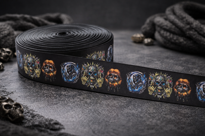 🤘 „Dark Rock & Gothic-Vibes“ – Exklusives Ripsband mit Totenkopf-Motiven 💀
