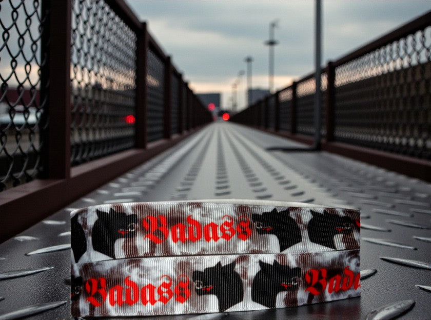 Exklusives  Badass -Band mit Hundesilhouetten – 25mm