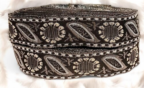 Boho Blossom – Webband mit floralen Stickelementen in 20mm