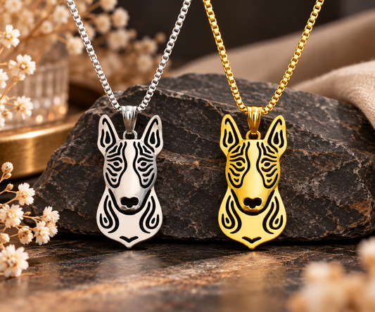 Bullterrier-Halskette mit frontalem Hundekopf in versilberter und vergoldeter Ausführung